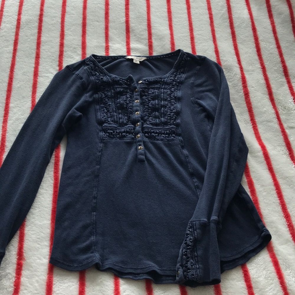 Navy lucky brand tee